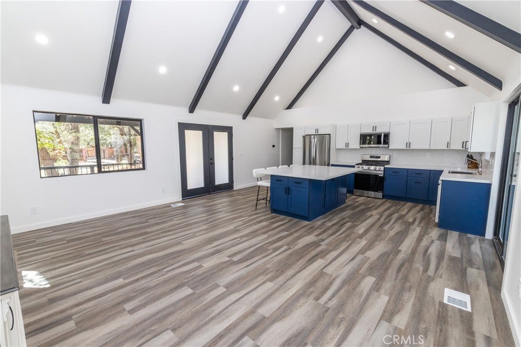 1592 Trinity Court