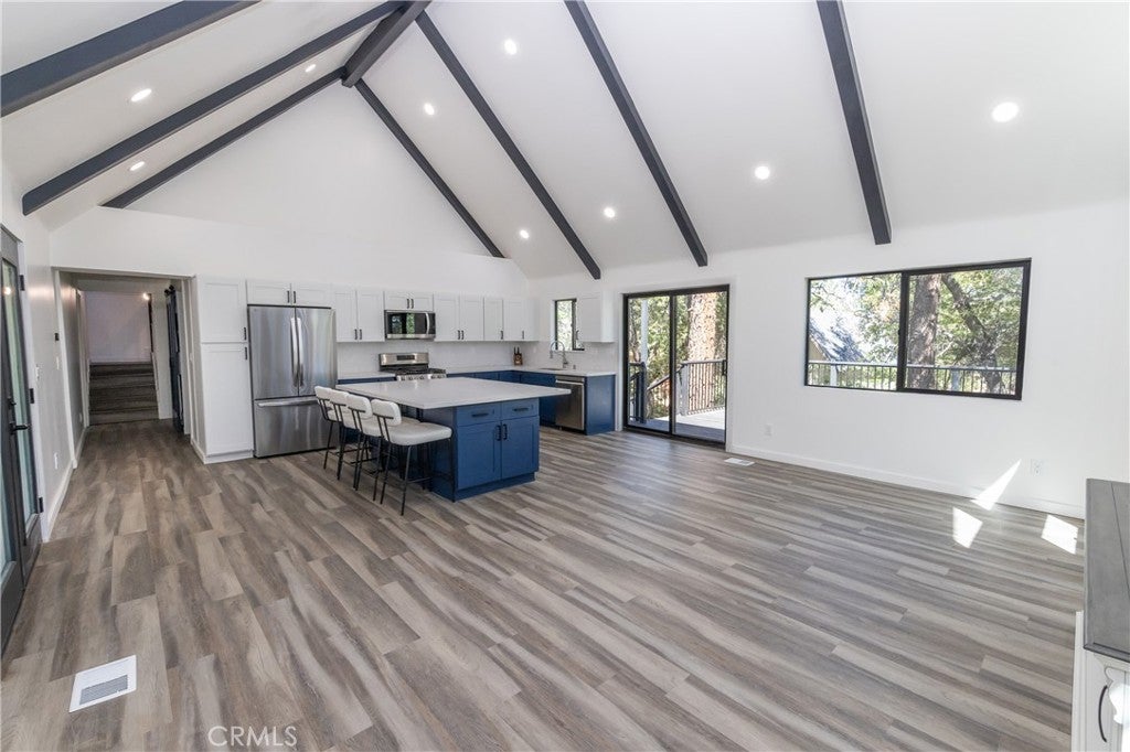 1592 Trinity Court