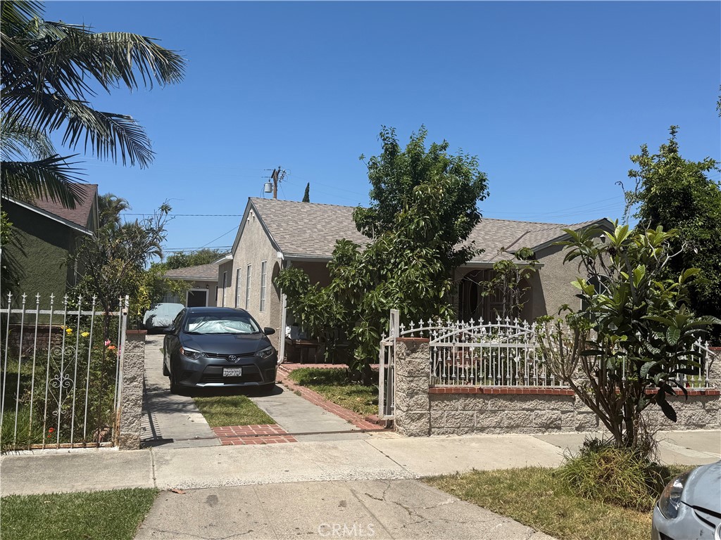 1110 S Towner