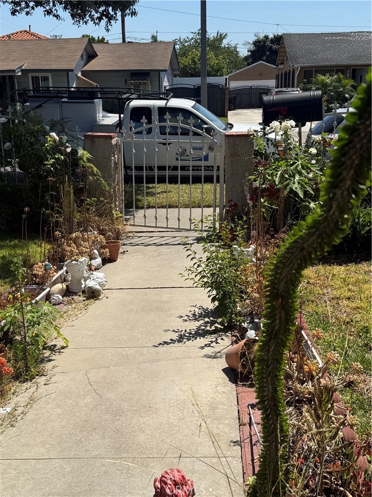 1110 S Towner