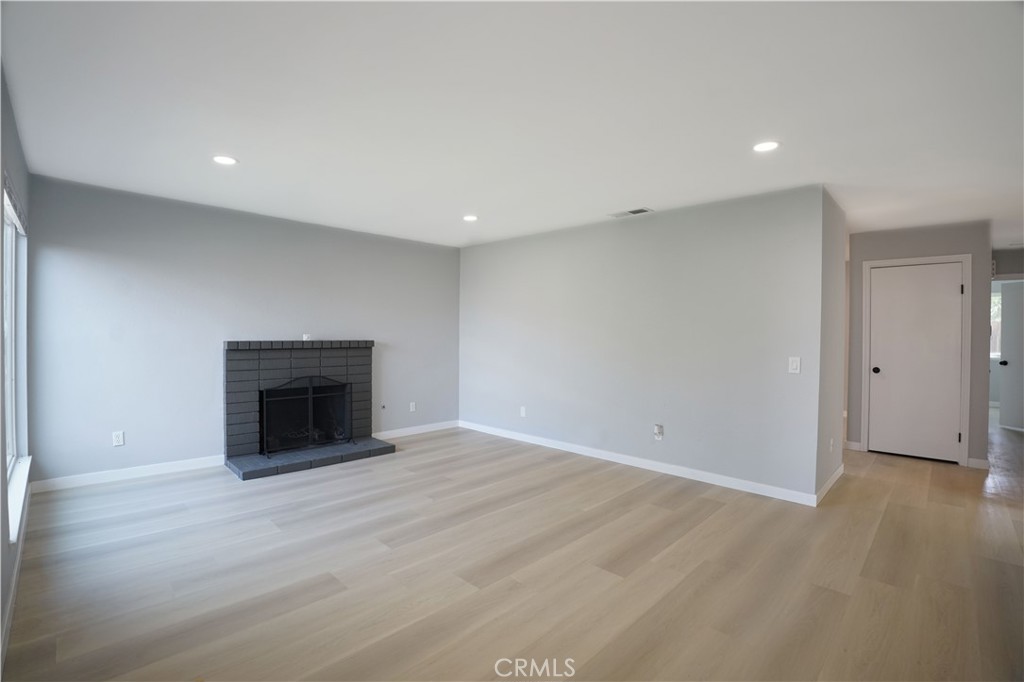 25403 Las Palomas Drive