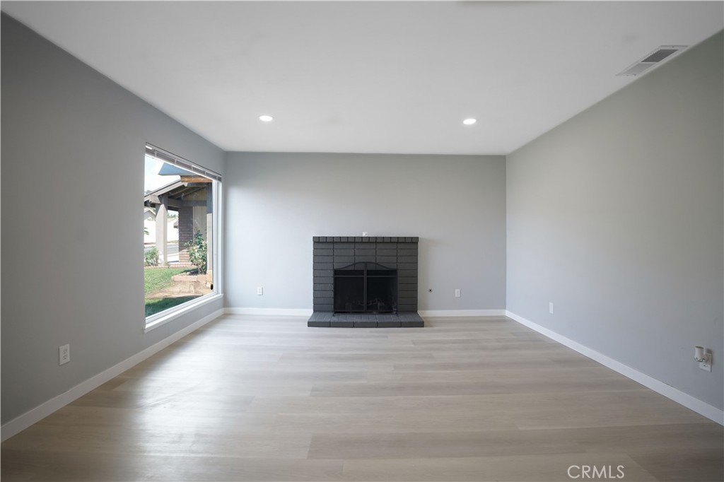 25403 Las Palomas Drive