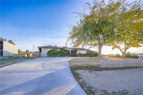 Photo of 27407 Azurite Rd, Barstow, CA 92311 (MLS # IV25278755)