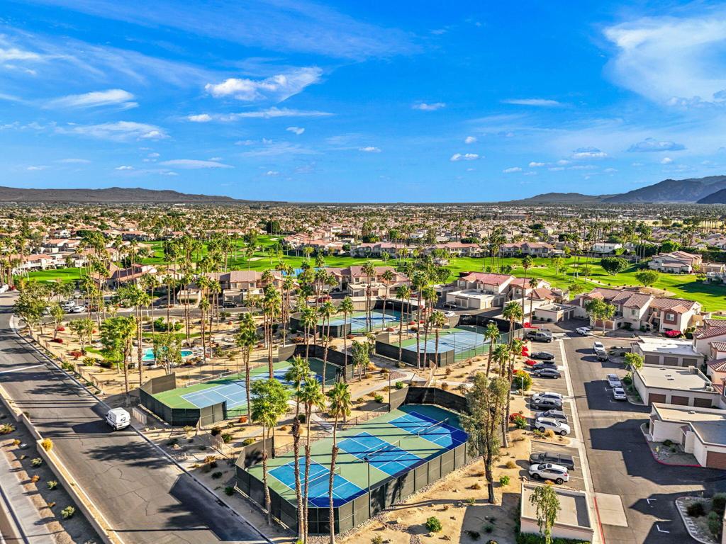 Palm Royale - Residential