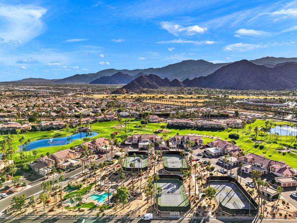 Palm Royale - Residential