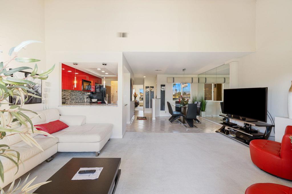 Palm Royale - Residential