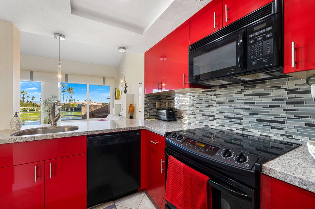 Palm Royale - Residential