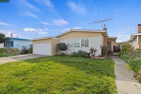 Photo of 16175 Via Walter, San Lorenzo, CA 94580 (MLS # 41122650)