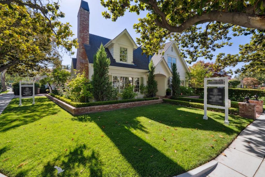 1195 Coolidge Avenue