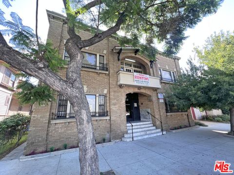 Photo of 444 Chestnut Avenue, Long Beach, CA 90802 (MLS # 26659109)