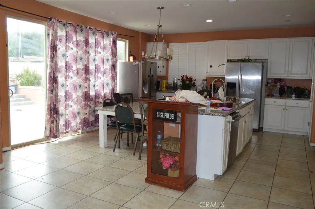 Lake Elsinore, California 92532, United States, 5 Bedrooms Bedrooms, ,5 BathroomsBathrooms,Residential,Active,237121