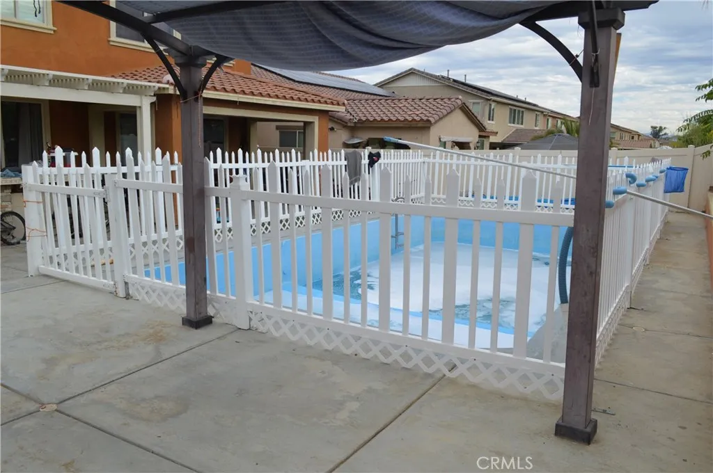 Lake Elsinore, California 92532, United States, 5 Bedrooms Bedrooms, ,5 BathroomsBathrooms,Residential,Active,237121