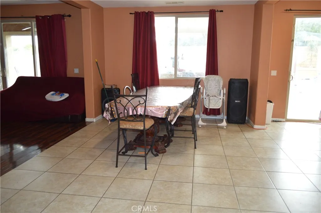 Lake Elsinore, California 92532, United States, 5 Bedrooms Bedrooms, ,5 BathroomsBathrooms,Residential,Active,237121