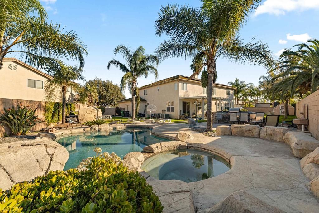 Photo of 5713 Canoe Dr Dr, Corona, CA 92880 (MLS # 2601272SD)