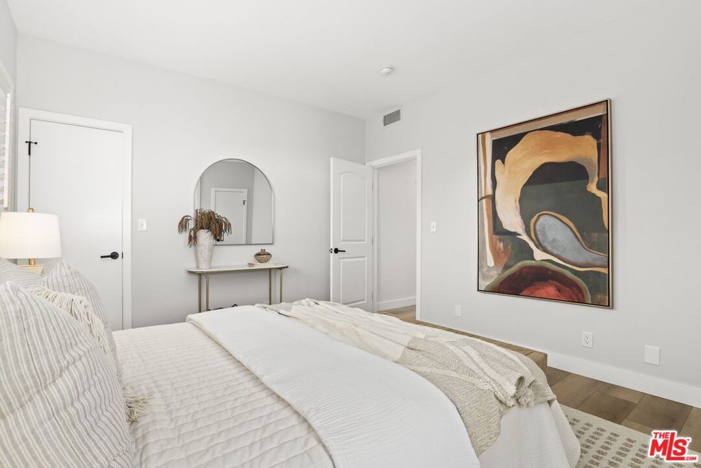 Photo of 1049 16th Street #5, Santa Monica, CA 90403 (MLS # 26651861)