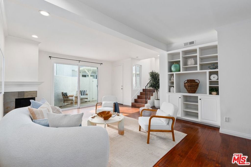 910 19th Street 10