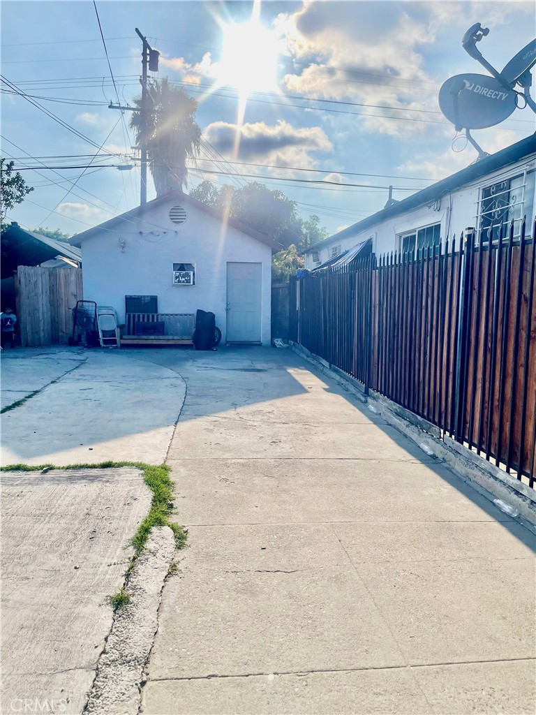 9529 San Juan Avenue