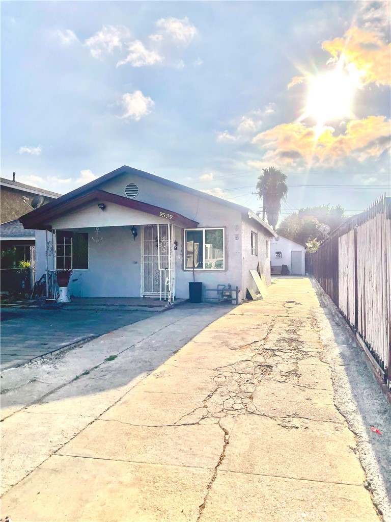 Investor Opportunity!
Fixer-upper with incredible potential located in South Gate. This property sits on a spacious lot, offering the perfect opportunity to build an ADU (Accessory Dwelling Unit). Just minutes from the South Gate Golf Course, park, shopping centers, schools, and with easy access to the 710 Freeway. Please note: Garage conversion is unpermitted and there are pending items with the City of South Gate. Call for more details and to schedule a private showing.