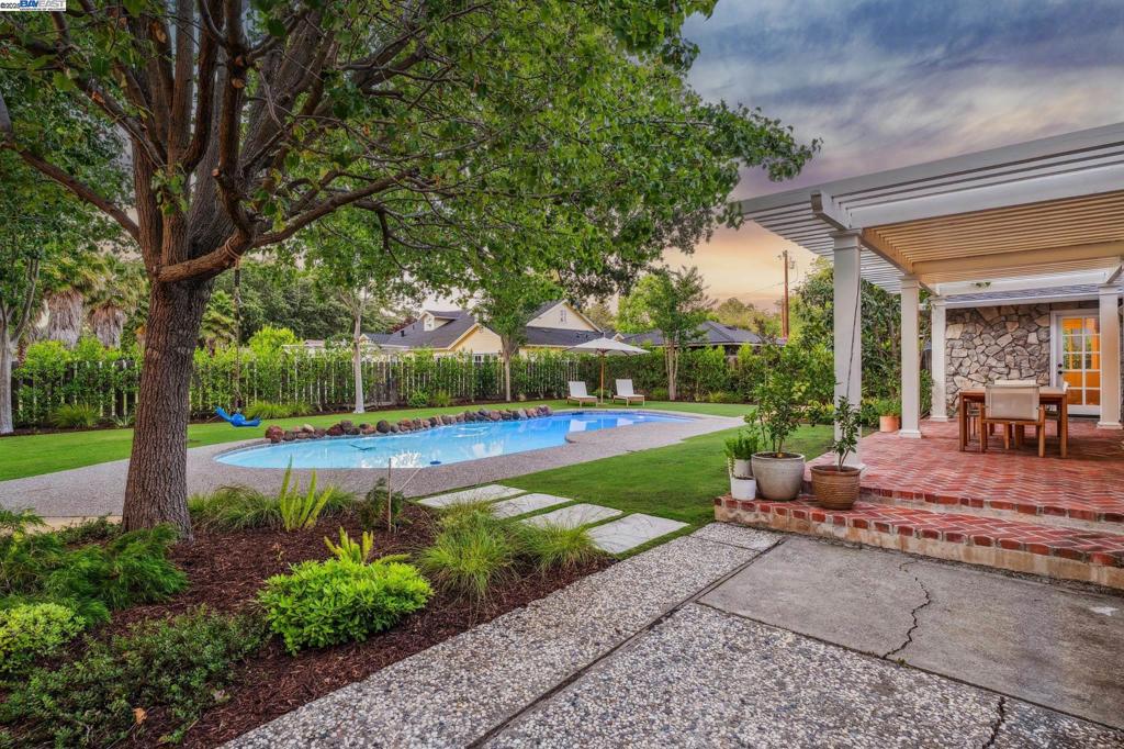 CHERRY LANE - Residential