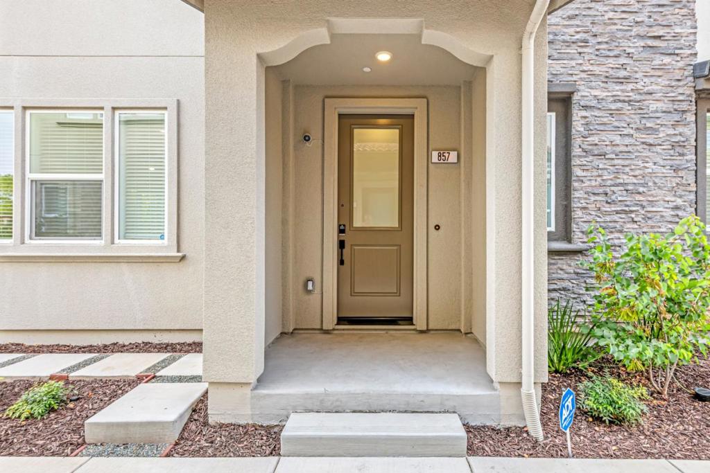 857 Fatima Ln