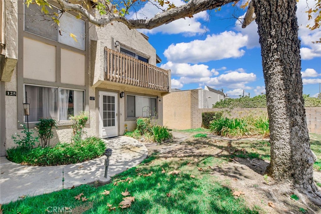 1251 S Meadow