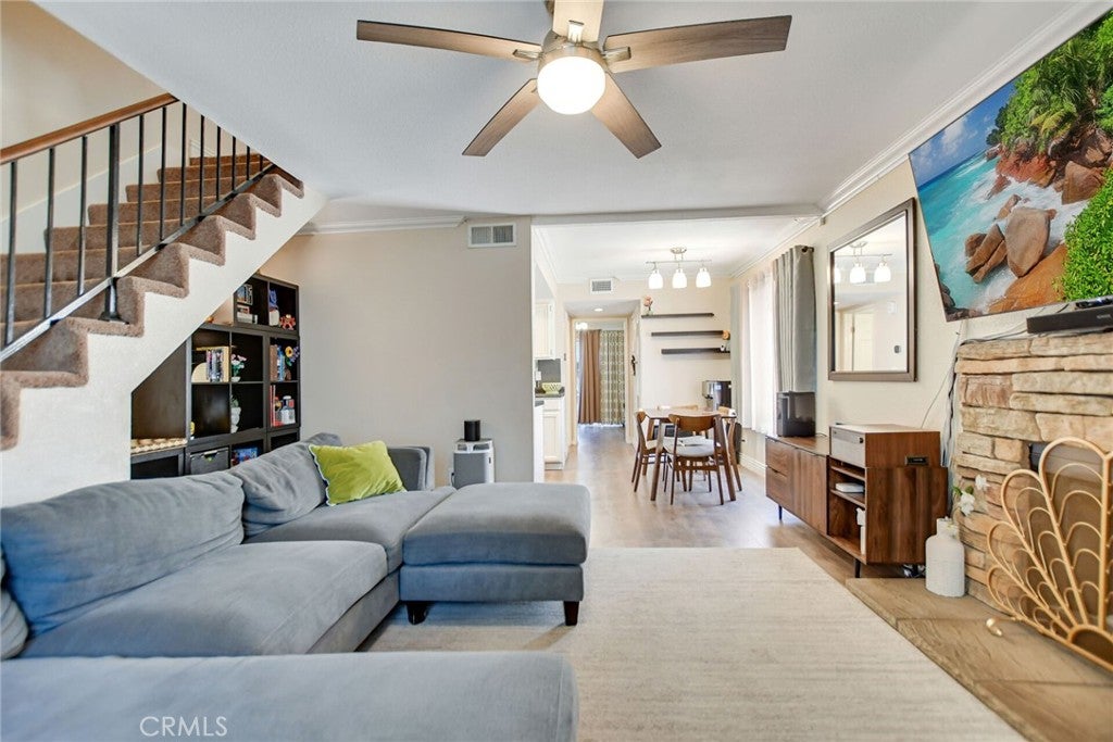 1251 S Meadow
