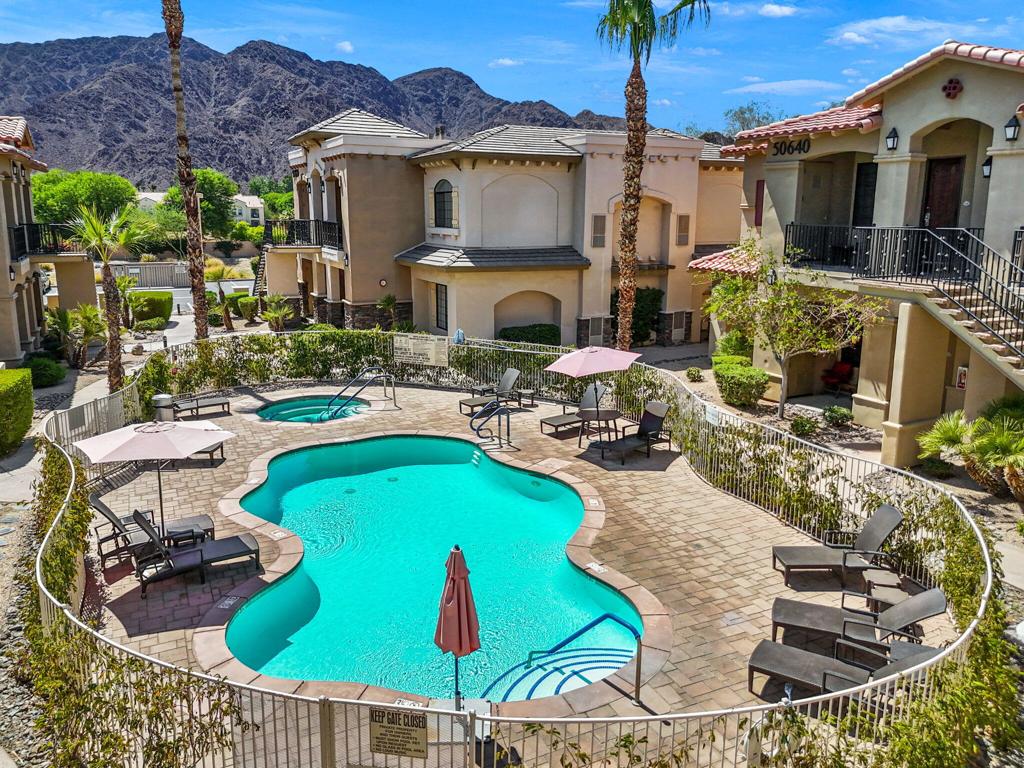 50660 Santa Rosa Plaza 5