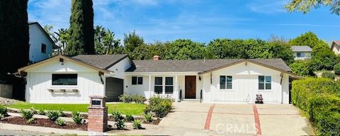 Photo of 2209 Loma Verde Dr, Fullerton, CA 92833 (MLS # OC26075974)
