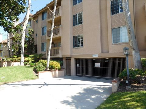 Photo of 1616 S Barrington AVE #105, Los Angeles, CA 90025 (MLS # OC26112473)