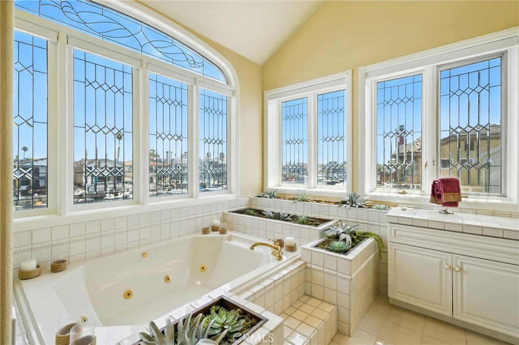 Mandalay Bay 01 - Residential