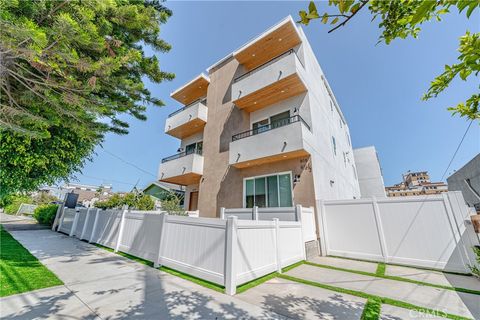 Photo of 614 N Rampart Boulevard, Silver Lake, CA 90026 (MLS # SR25243351) Photo of 614 N Rampart Boulevard, Silver Lake, CA 90026 (MLS # SR25243351)