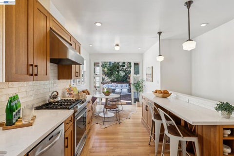 Photo of 542 Chetwood St ST, Oakland, CA 94610 (MLS # 41144508)