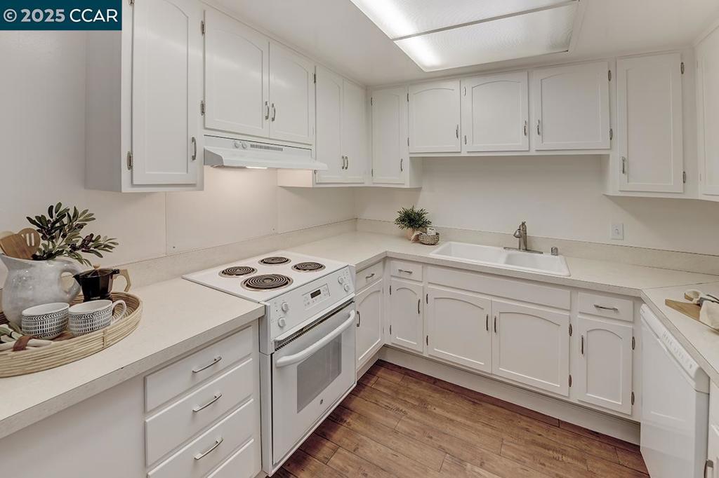 ROSSMOOR - Residential