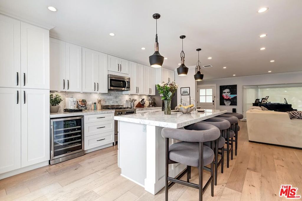 7404 Kentwood Avenue