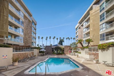 Tiny photo for 515 Ocean Avenue #402N, Santa Monica, CA 90402 (MLS # 26660251)