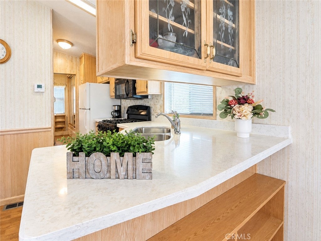 1295 S Cawston Avenue 87