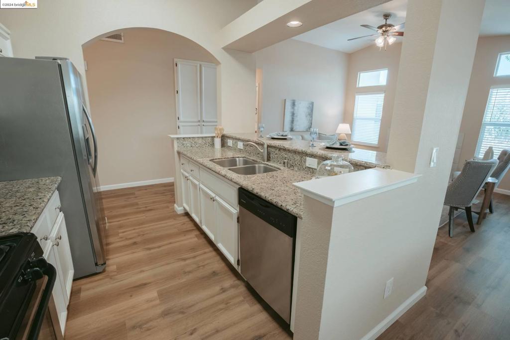 OAKLEY - Residential