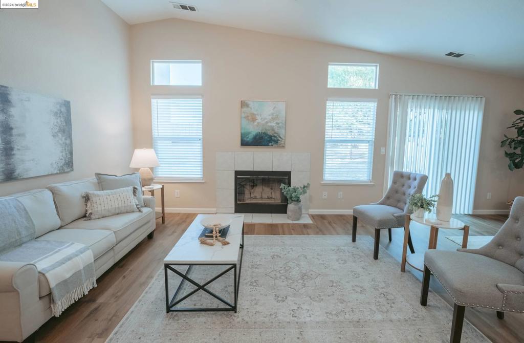 OAKLEY - Residential