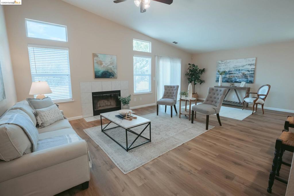 OAKLEY - Residential