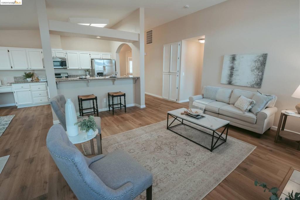 OAKLEY - Residential