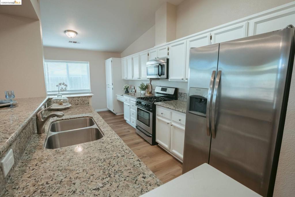 OAKLEY - Residential