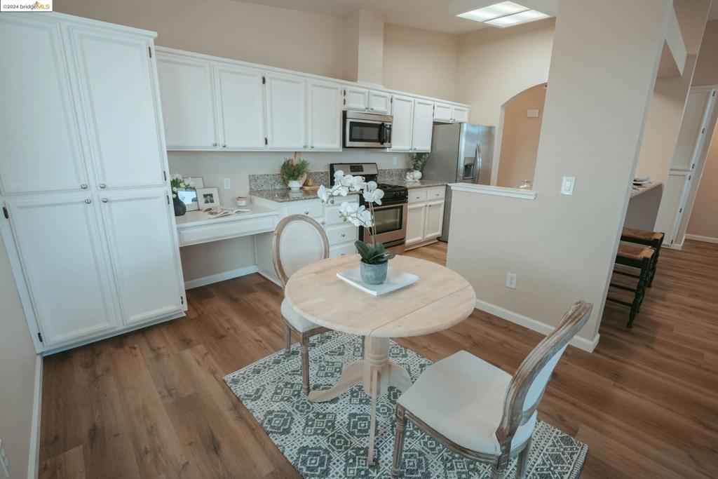 OAKLEY - Residential