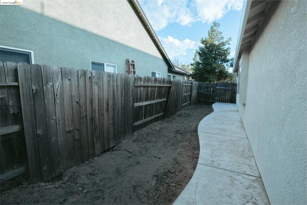 OAKLEY - Residential