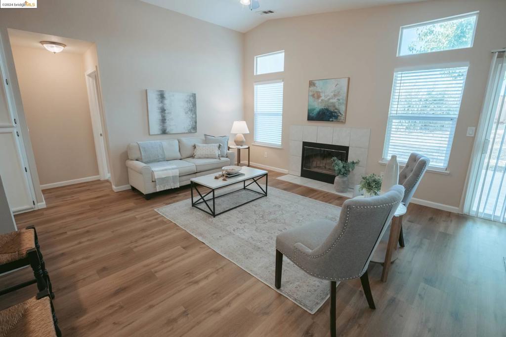 OAKLEY - Residential