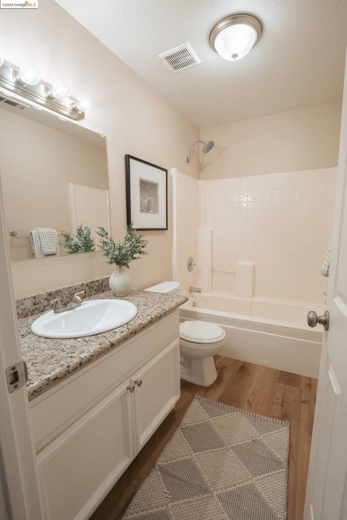 OAKLEY - Residential