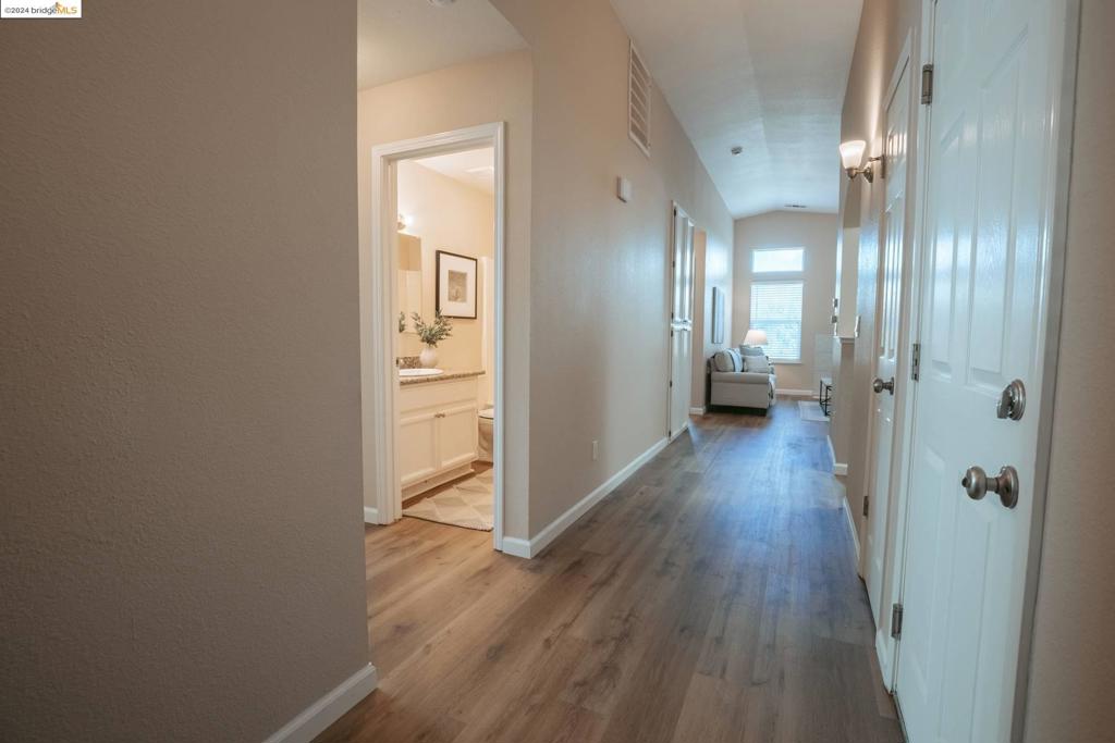 OAKLEY - Residential