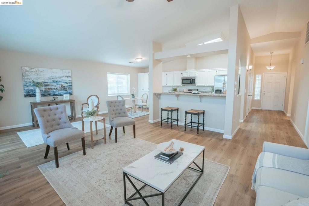 OAKLEY - Residential