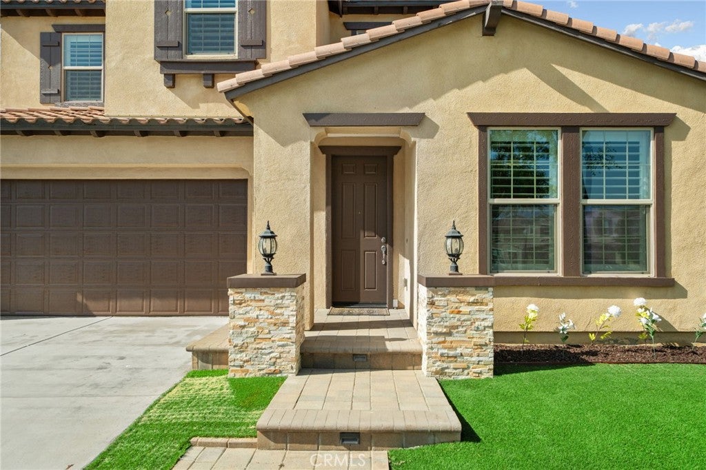 3121 E Silver Sky Drive