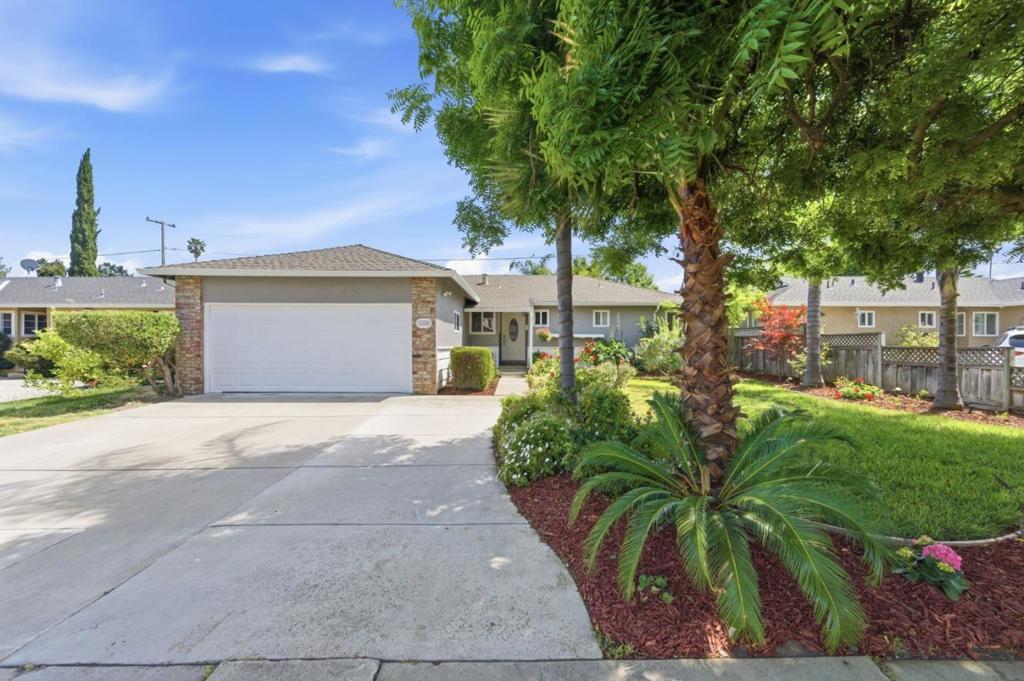 1250 Redcliff Drive