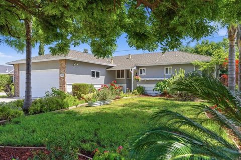 Photo of 1250 Redcliff Drive, San Jose, CA 95118 (MLS # ML82045713)
